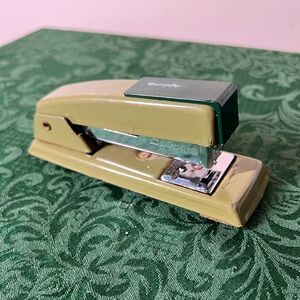 Swingline Stapler Green Olive Avocado 94-41 Mid Century USA Made 711